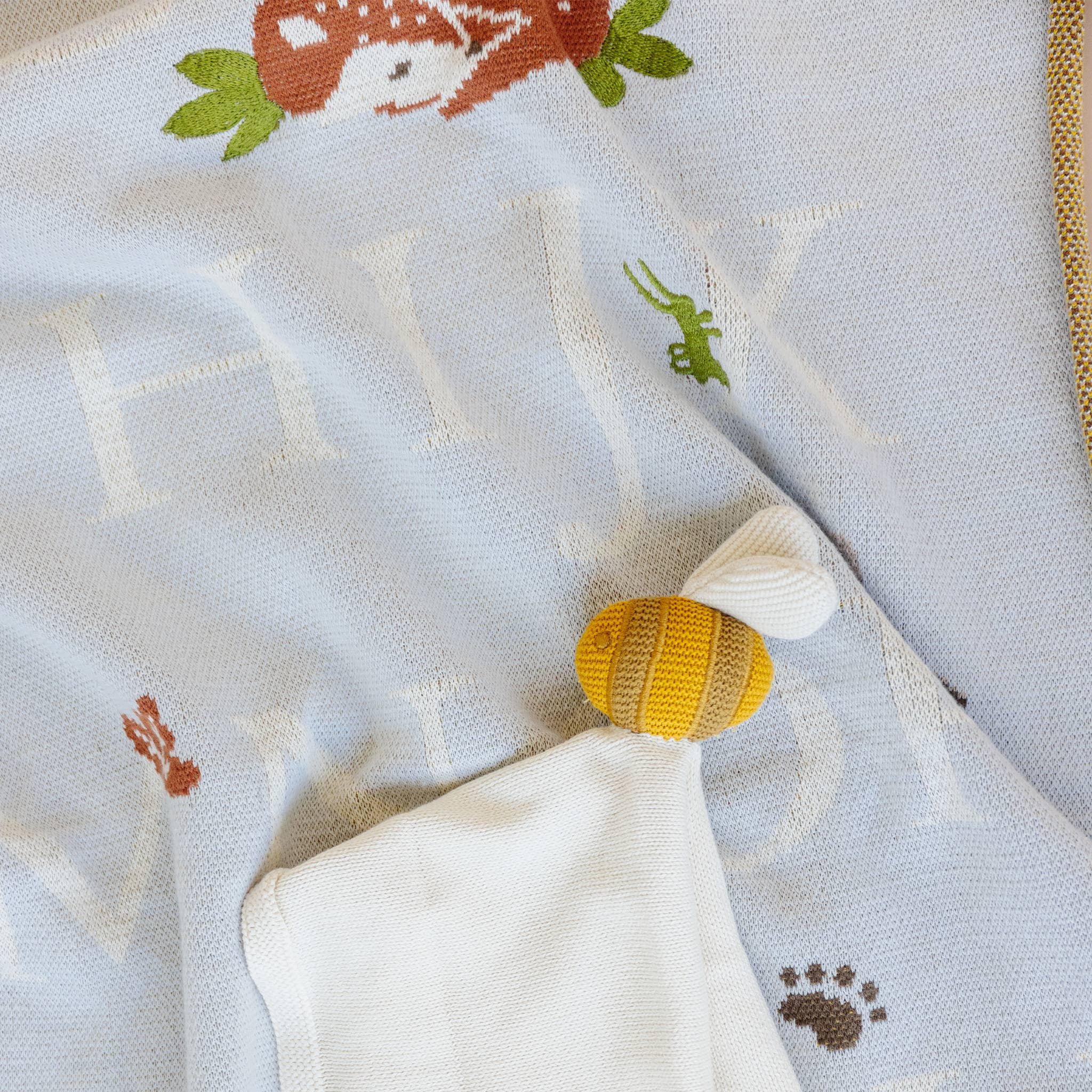 Lovey Bee Cream Cuddle Cloth