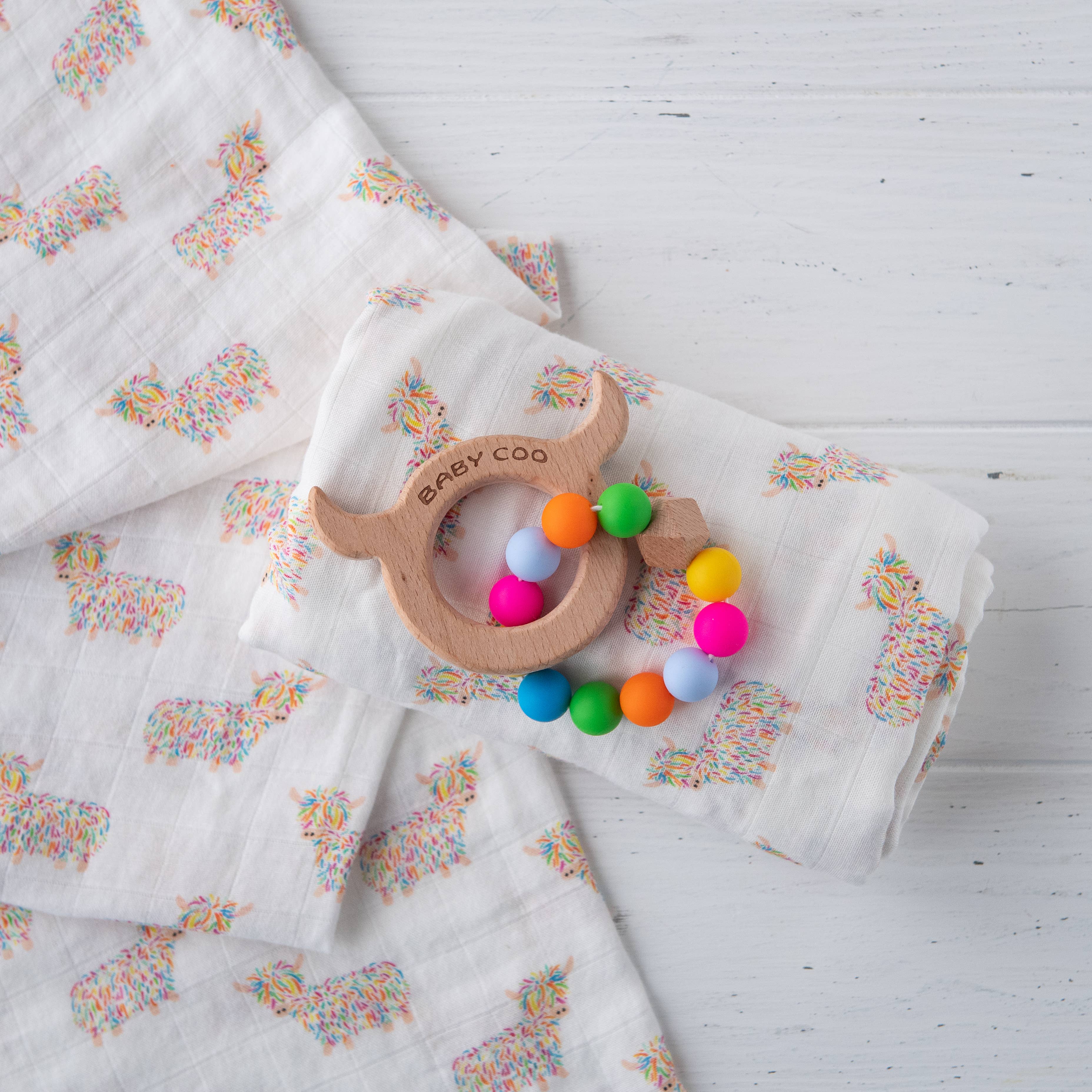 Highland Cow Teething Ring - with silicone beads and bib