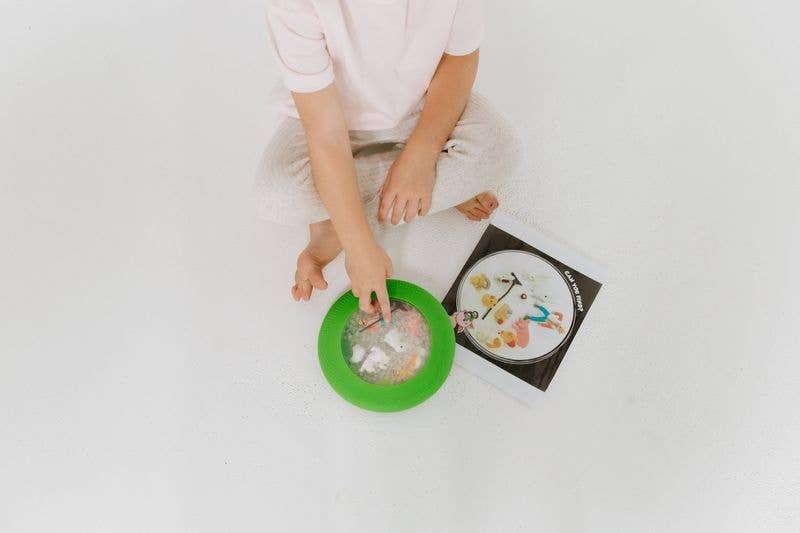 Jellystone Designs Peek-a-Boo Bag: Beach